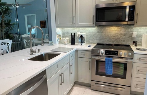 South Island Condo | 2/2 BEACH CONDO, WALK TO BEACH AND SHOPPING