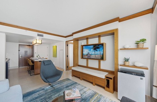 North Beach Apartment | 2/2 City Skyline View Private Residence at Carillon Resort