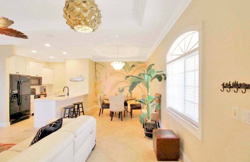 Venice Condo | 2/2 Condo On Venice Island - Minutes To Beaches - Breeze By the Sea