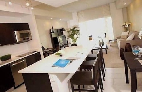 Doral Hotel | 2/2 Marriott Villas at Doral at Blue Miami Beach!
