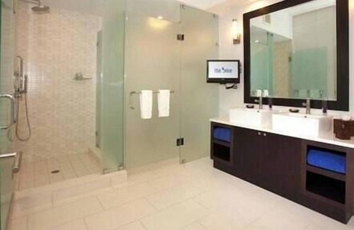 Doral Hotel | 2/2 Marriott Villas at Doral at Blue Miami Beach!