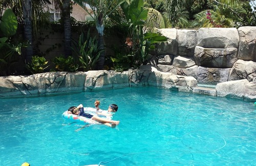 Southeast Anaheim House | 2.5 Miles to Disneyland Luxury 2,850 sq. ft. NEW HEATED SPA REG2015-00090