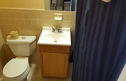 Grissom - Highland Hotel | 2 Added Value Stay near Virginia Tech - Perfect for University Visits w/Free Parking