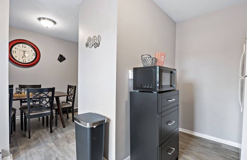 Yorkville House | 2 bd 1.5 bath/WI-FI/Sleeps6/Near waterpk/Yorkville