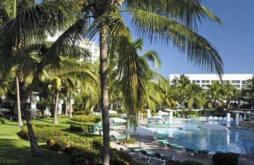 Isla Iguana Apartment | 2 BD Beachfront Condo in 5 star Resort Mayan Palace in Puerto Vallarta!