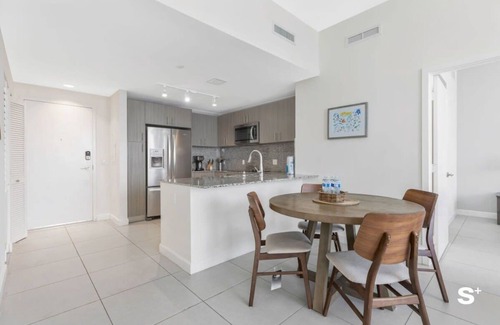 Doral Condo | 2 BD Downtown Doral Condo - Free Parking