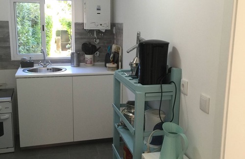 Estoril House | 2 BDR APARTMENT 10 MINUTES WALK FROM THE BEACH