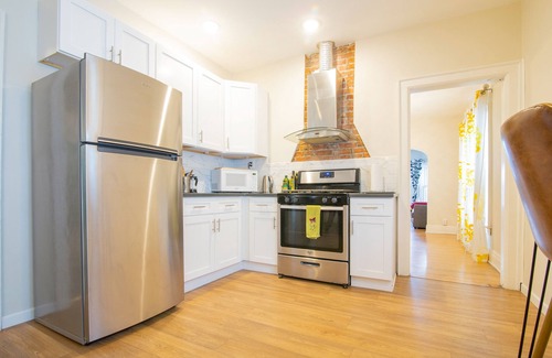 Buffalo Apartment | ♥2 BDR Bright Apartment ♥ Fast WIFI ♥ Quiet Area ♥ Perfect for families!