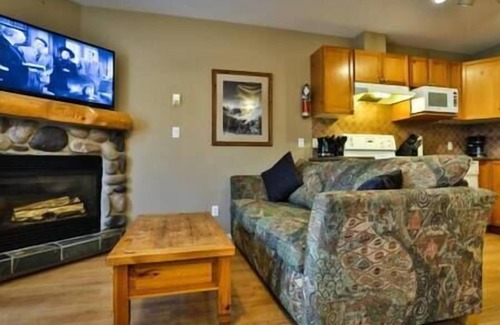 East Kootenay House | 2 BDR Townhouse/Mountain Views/Patio