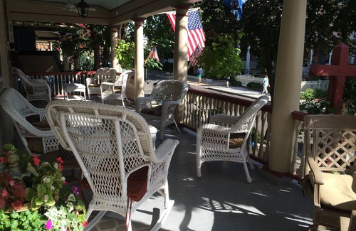 Cape May Condo | 2 Bdrm Condo-In Victorian Cape May-1/2 Block to Beach-Sleeps 6