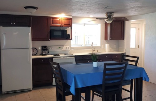 Allandale House | 2-bdrm home 2.8 miles to beach and 9 miles to speedway-Trailer parking available