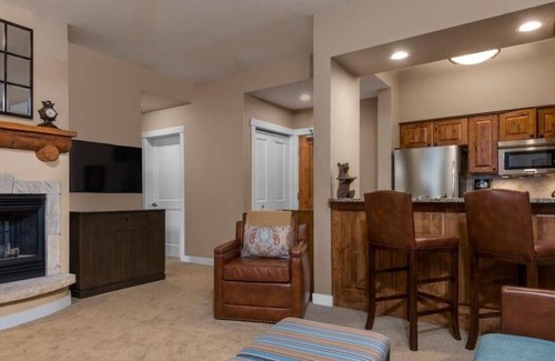 Beaver Creek Villa | 2 BDRM HYATT Mountain Lodge Beaver Creek. Steps to Village 1/21/25-1/25/25