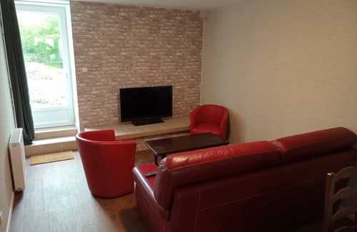 Peyrilhac House | 2 beautiful rooms for 4 people in house