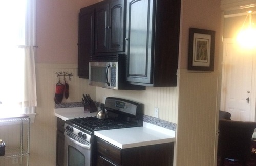 Mission District Apartment | 2 bed 1 bath Mission Flat w/parking & yard