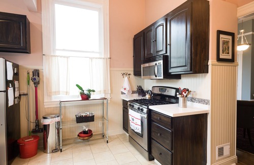 Mission District Apartment | 2 bed 1 bath Mission Flat w/parking & yard
