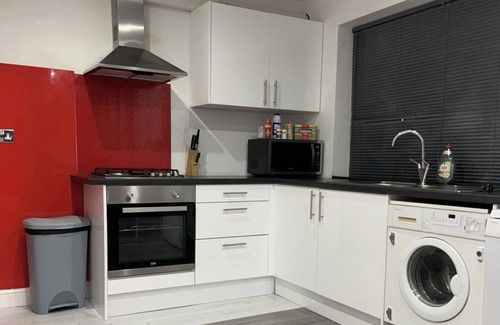Lacey Green House | 2 Bed-1 Bath-Sleeps 4-Parking-Pets