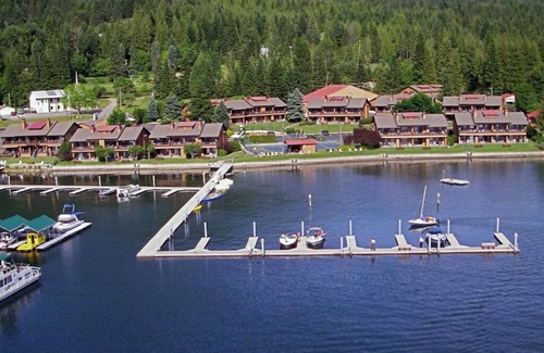 Hope Apartment | 2 Bed 2 Bath Apartment Condo with gorgeous grass area and patio