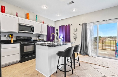 Mid America Condo | 2 bed/2 bath, lake condo, ground floor, with boat slip, within 5 min. of bypass