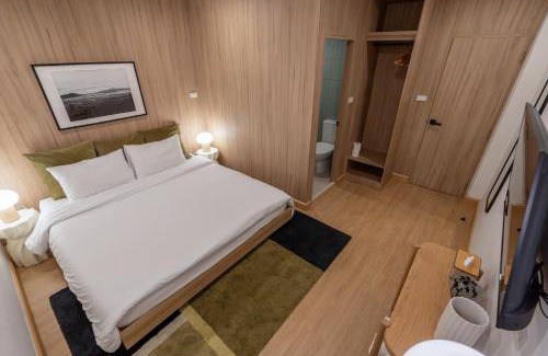 Bangkok Central Business District Apartment | 2 Bed 2 Bath/Luxury/1 min walk to BTS Asok