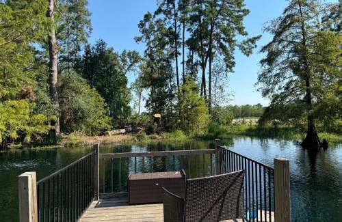 Spring House | 2 bed 2 bath Modern Farmhouse in Old Town Spring