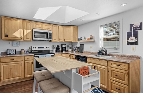 Spokane House | 2 Bed 2 Bath Riveside Retreat