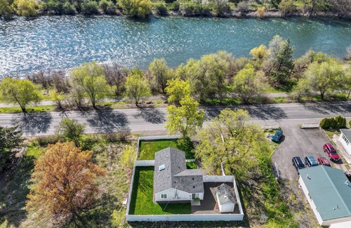 Spokane House | 2 Bed 2 Bath Riveside Retreat