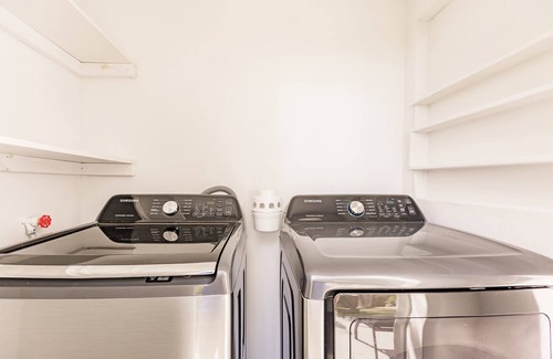 Sunny Isles Beach House | 2 bed 2 bath Beach 1 min walk SEPT Book 3 Nights Pay 2