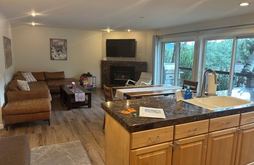 Snowmass Village Condo | 2 Bed 2 Full Bath, W/D in unit, walk to ski lift! ✷EXTRA Bunk Bed