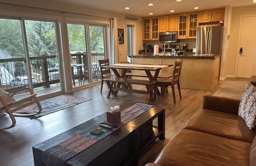 Snowmass Village Condo | 2 Bed 2 Full Bath, W/D in unit, walk to ski lift! ✷EXTRA Bunk Bed