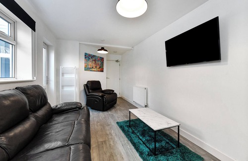 Nottingham Apartment | 2-Bed Apartment Close to Town Centre and Transport