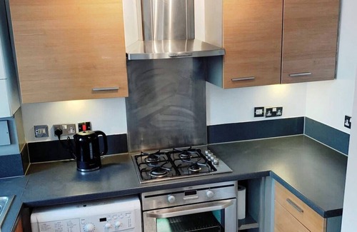 Chelmsford Apartment | 2 Bed Apartment & Free Parking