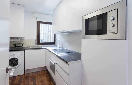 el Mercadal Apartment | 2-bed apartment in the Centre of Girona w terrace