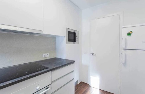 el Mercadal Apartment | 2-bed apartment in the Centre of Girona w terrace