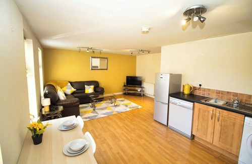 Doncaster Apartment | 2 Bed Apartment - Sleeps 4 - Parking - Wifi