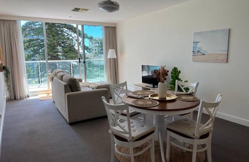 Glenelg Apartment | 2 bed apartment with ocean view
