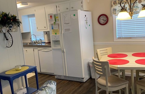 Myrtle Beach House | 2-bed/bath, complimentary golf cart, pet friendly -Myrtle Beach- discounted now