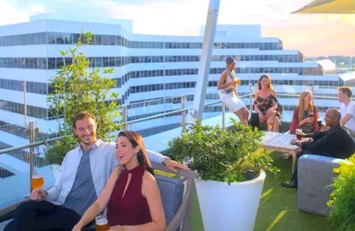 Downtown Apartment | 2 BED - Beautiful Skyline City View Apt