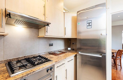Battersea Apartment | 2-Bed Charm Near Battersea Park