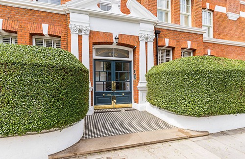Battersea Apartment | 2-Bed Charm Near Battersea Park