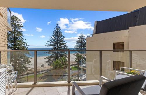 Glenelg Apartment | 2-Bed Coastal Escape Steps from the Sand