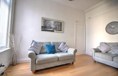 Sunderland House | 2 BED Comfy Cottage for Holidays and Contractors- parking