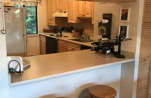 Waterville Valley Condo | 2 bed condo in Waterville Valley, NH! White Mountains Summer Season RENTAL ONLY