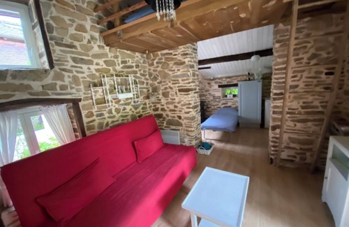 Mialet Cottage | 2 Bed Cottage - Sleeps 6 - Garden & Pool Access