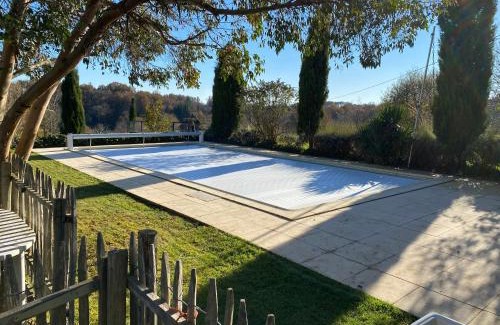 Mialet House | 2 Bed Cottage - Sleeps 6 - Garden & Pool Access