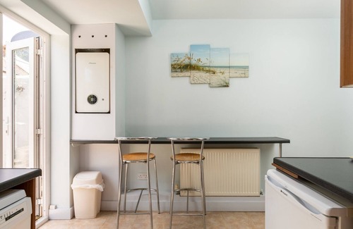 Deal Cottage | 2 Bed Cottage - Sleeps 7 - Pets - Parking - Garden