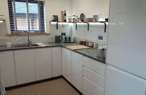 Rattray Cabin | 2 Bed Cottage Sleeps 4 -private Garden -pets Okay