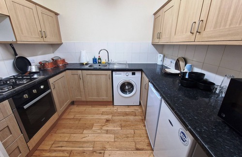 Bristol Apartment | 2 Bed Flat | 4 Guests | Wi-fi | Near Bristol City Centre
