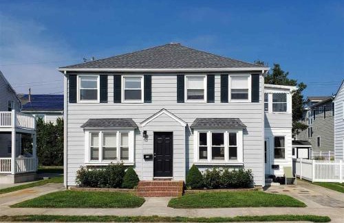 Margate City Apartment | 2-Bed Home by the Bay