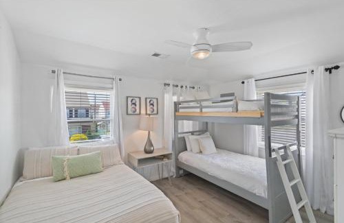 Margate City Apartment | 2-Bed Home by the Bay