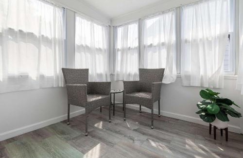 Margate City Apartment | 2-Bed Home by the Bay